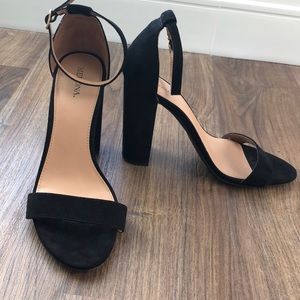 Black suede  w/ 4 1/2 in block heel